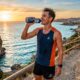 en este segundo artículo de la serie Deporte y Salud, damos un paso más y entramos en el terreno práctico: cómo entrenar de forma segura en verano, qué hacer y qué evitar, cómo hidratarse correctamente y cómo prevenir las lesiones más habituales en esta época del año.